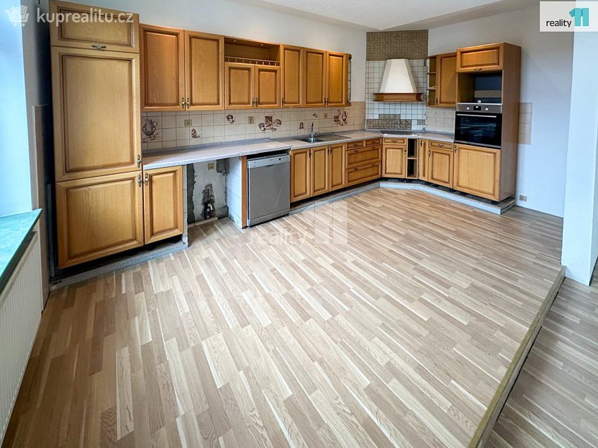 Pronájem bytu 3+kk 90 m^2 Lipová, Dobřany 