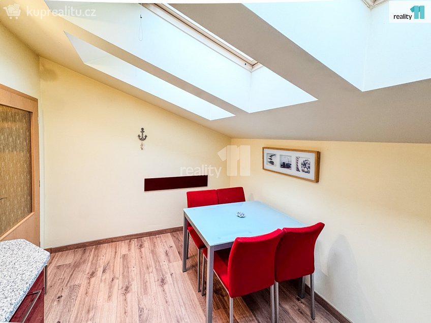 Prodej bytu 2+1 61 m^2 Slapy, Slapy 