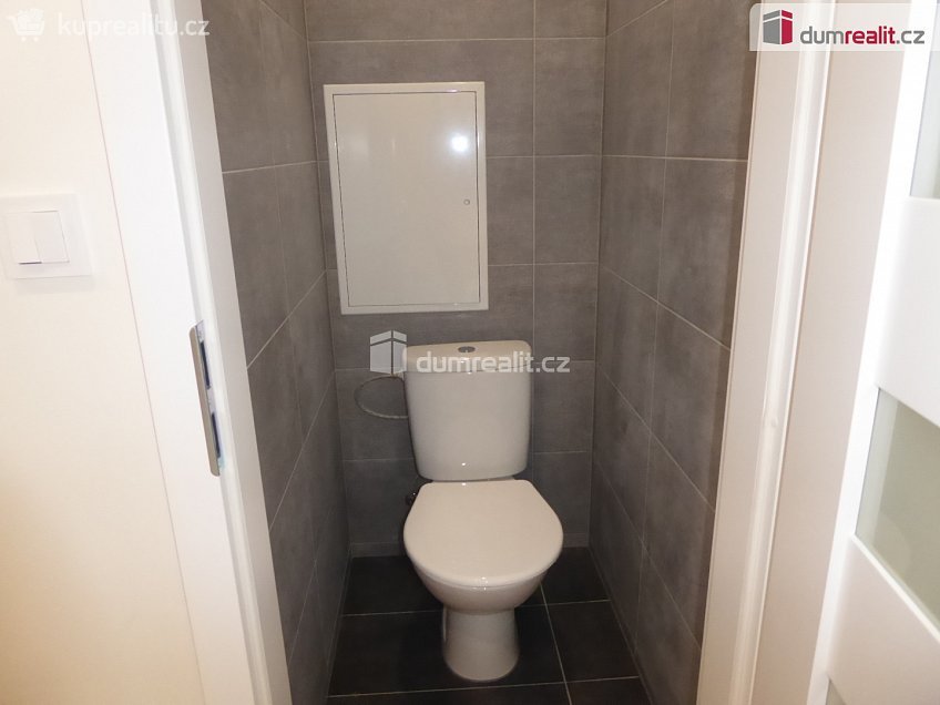 Prodej bytu 3+1 70 m^2 Na Jezírku, Liberec 