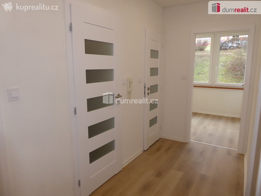 Prodej bytu 3+1 70 m^2 Na Jezírku, Liberec 