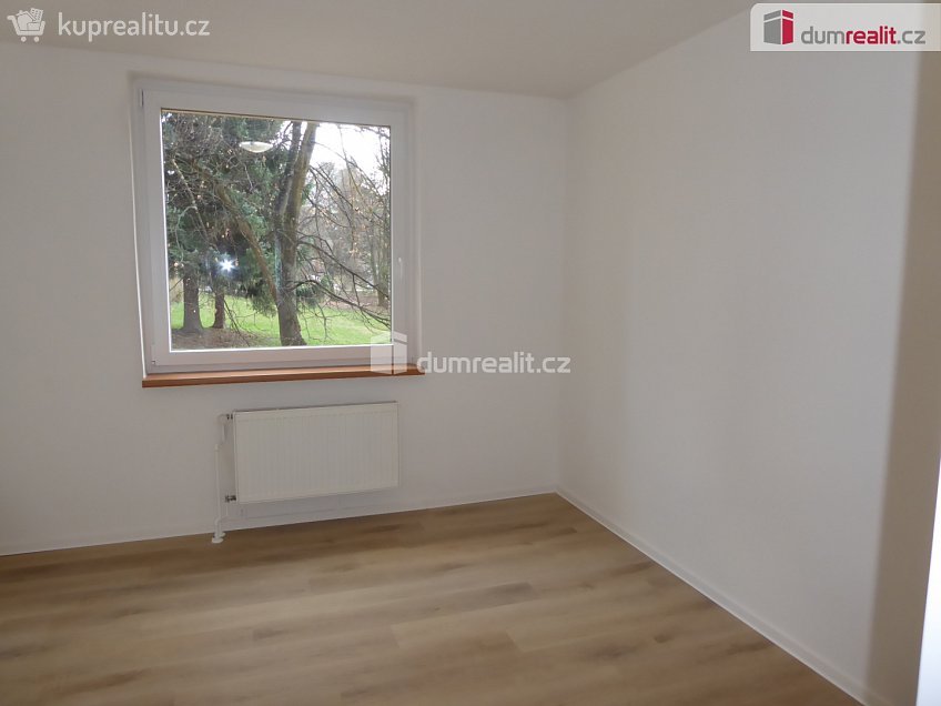 Prodej bytu 3+1 70 m^2 Na Jezírku, Liberec 