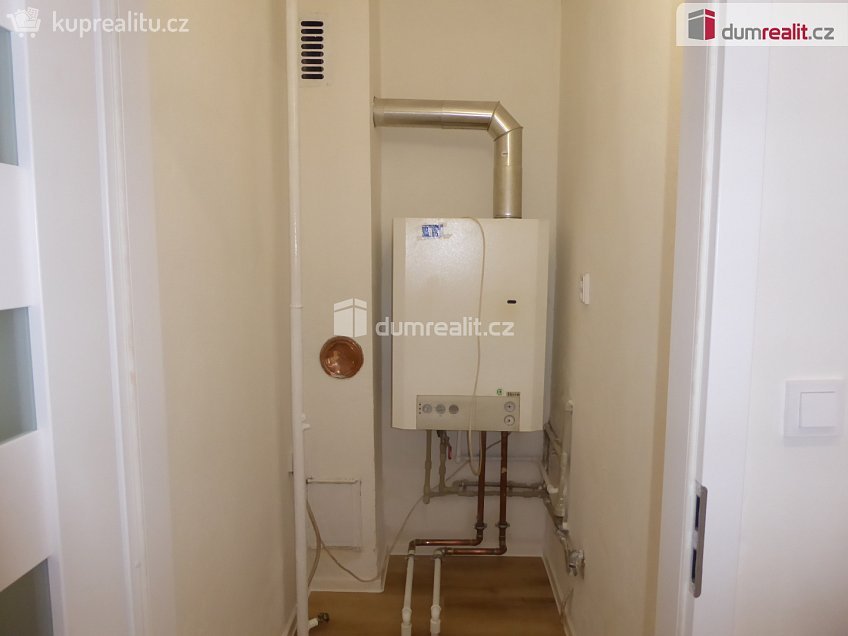 Prodej bytu 3+1 70 m^2 Na Jezírku, Liberec 