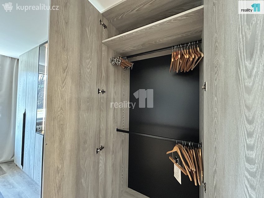 Pronájem bytu 3+kk 68 m^2 Hornoměcholupská, Praha 15 