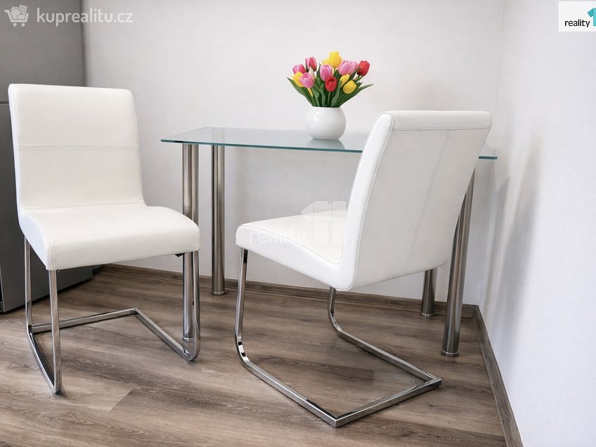 Pronájem bytu 3+kk 68 m^2 Hornoměcholupská, Praha 15 