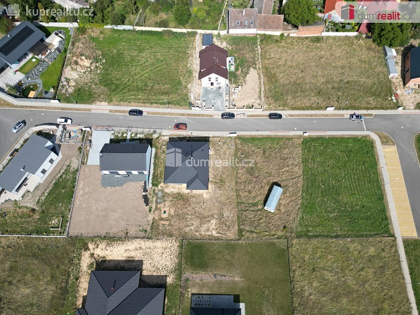 Prodej  stavebního pozemku 859 m^2 Na Vršku, Kačice 