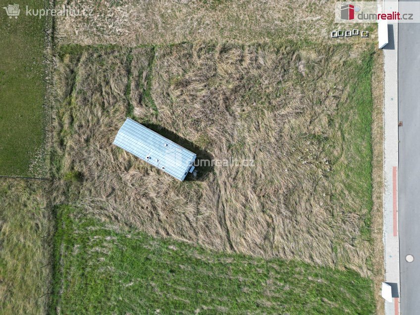 Prodej  stavebního pozemku 859 m^2 Na Vršku, Kačice 