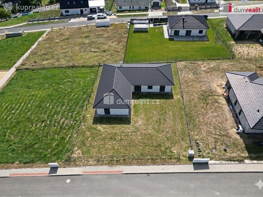 Prodej  stavebního pozemku 859 m^2 Na Vršku, Kačice 