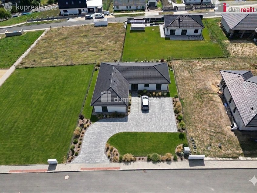 Prodej  stavebního pozemku 859 m^2 Na Vršku, Kačice 