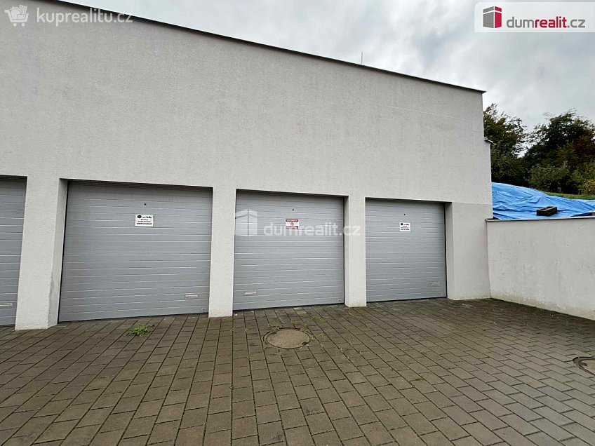 Pronájem  garáže 15 m^2 Masarykova, Luhačovice 