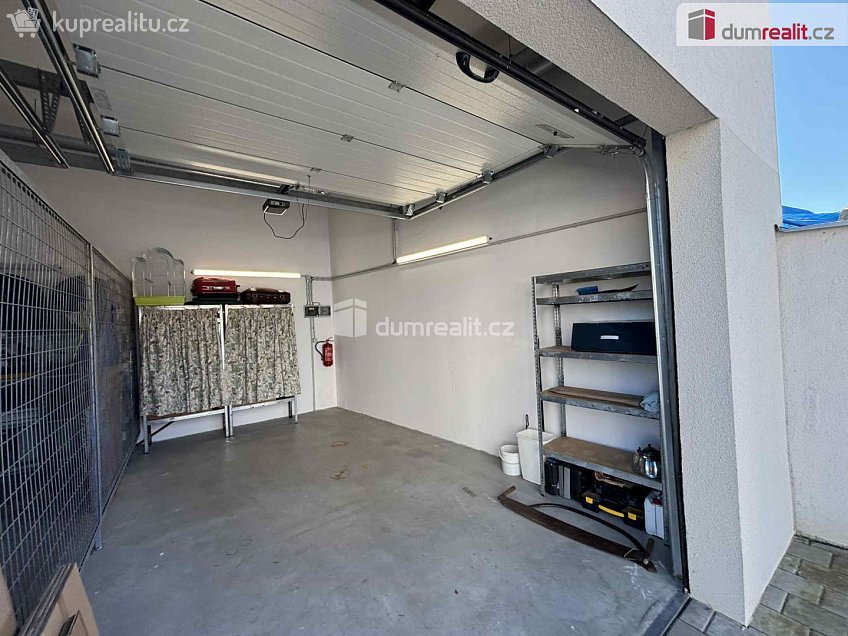 Pronájem  garáže 15 m^2 Masarykova, Luhačovice 