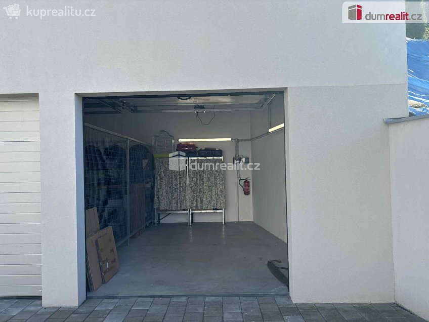 Pronájem  garáže 15 m^2 Masarykova, Luhačovice 