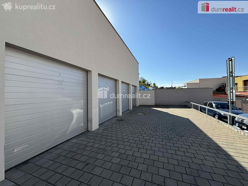 Pronájem  garáže 15 m^2 Masarykova, Luhačovice 