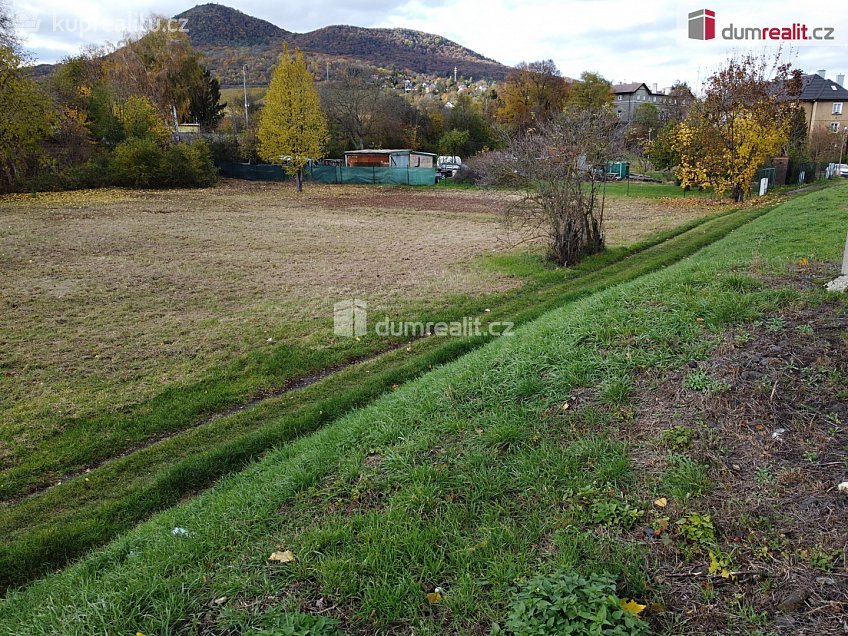 Prodej  stavebního pozemku 1760 m^2 U Výtopny, Lovosice 
