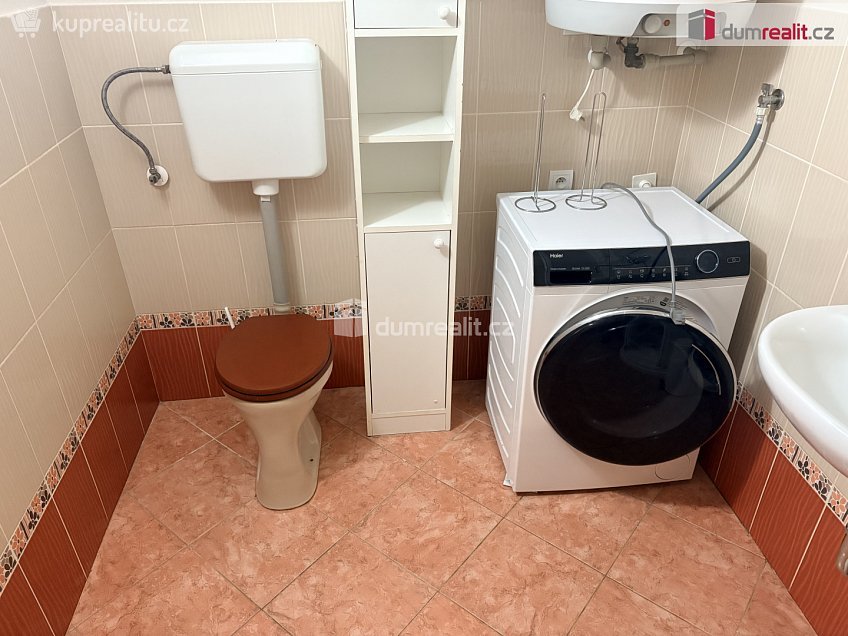 Pronájem bytu 1+kk 35 m^2 Nerudova, Břeclav 