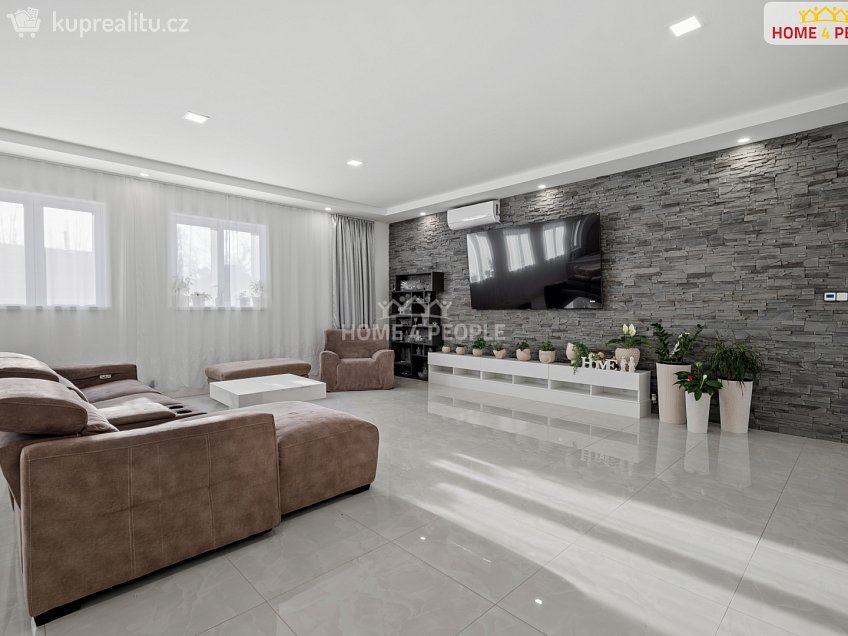 Prodej  rodinného domu 166 m^2 Rostoklaty, Rostoklaty 