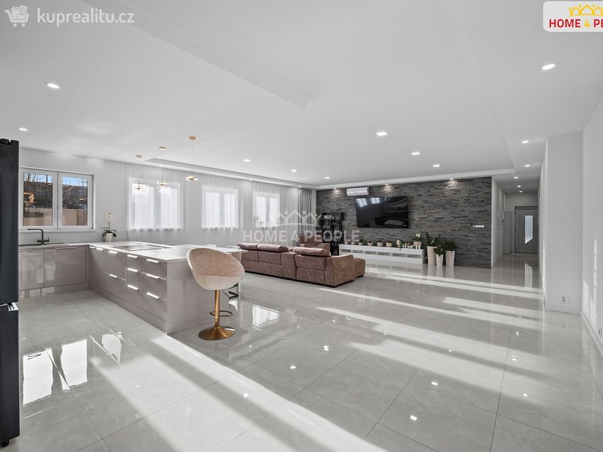 Prodej  rodinného domu 166 m^2 Rostoklaty, Rostoklaty 