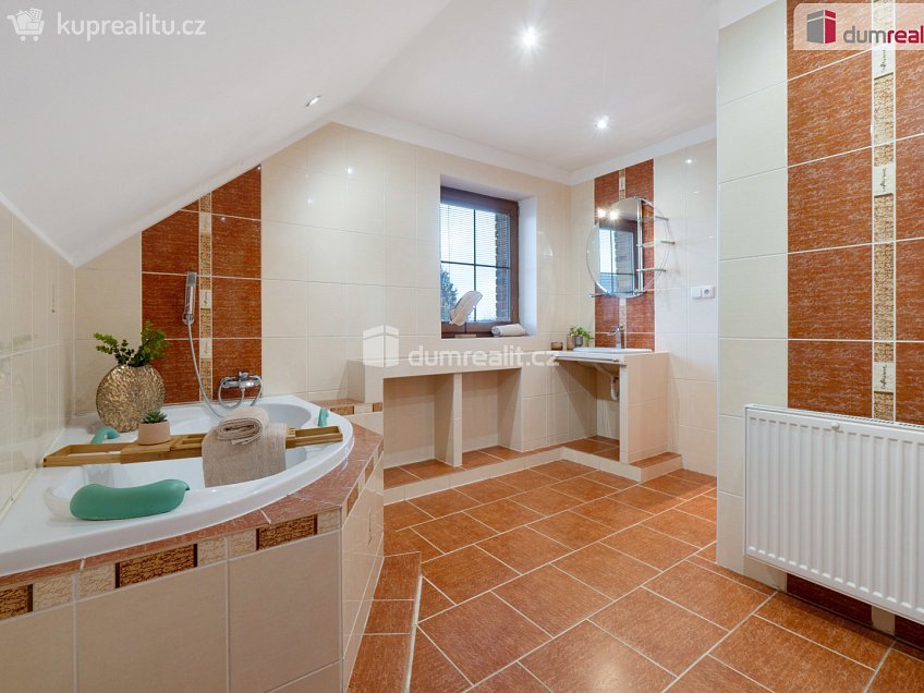 Prodej  rodinného domu 215 m^2 Úvaly, Úvaly 