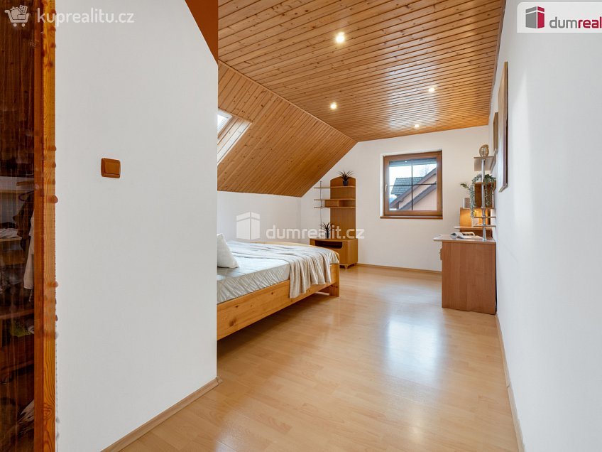 Prodej  rodinného domu 215 m^2 Úvaly, Úvaly 