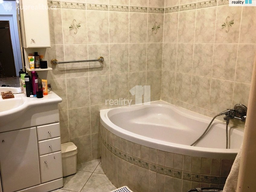 Prodej bytu 3+1 72 m^2 Čtvrť 1. máje, Bojkovice 