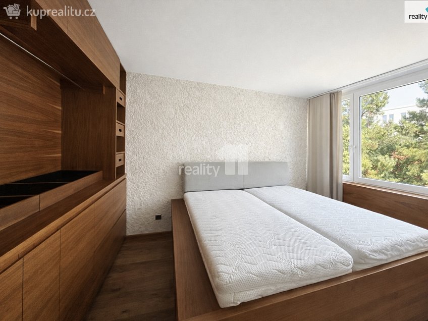 Prodej bytu 3+kk 73 m^2 Na Sídlišti III, Průhonice 