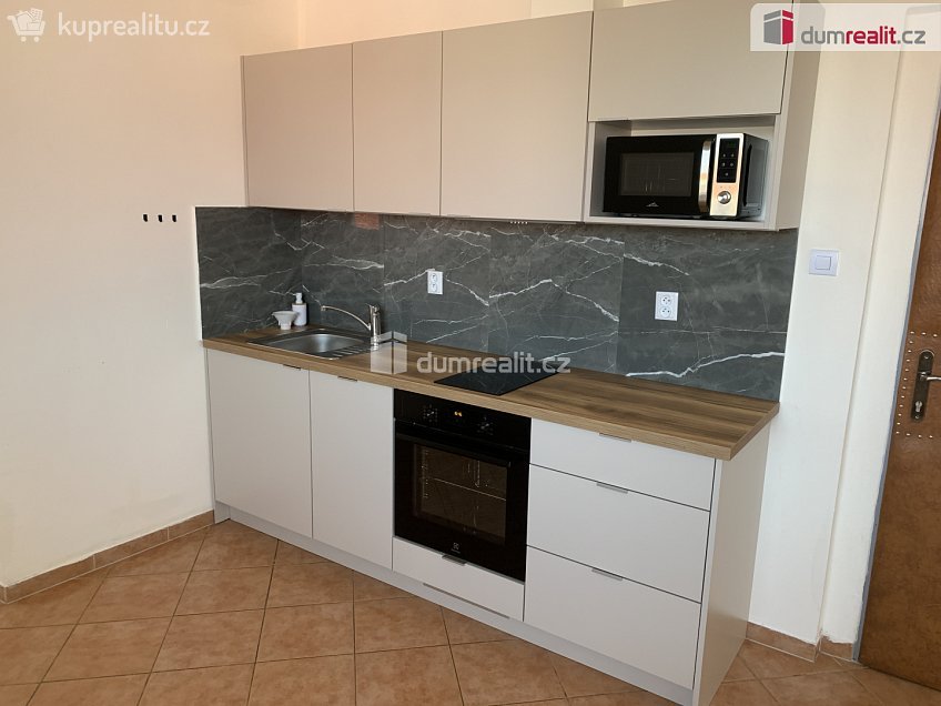 Pronájem bytu 3+kk 44 m^2 Bykoš, Bykoš 