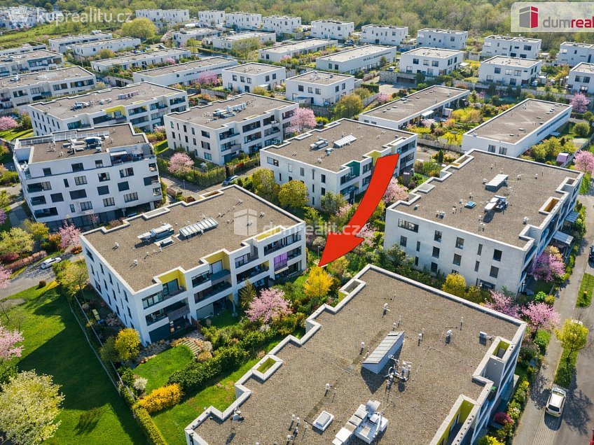 Pronájem bytu 3+kk 72 m^2 Štolcova, Praha 12 