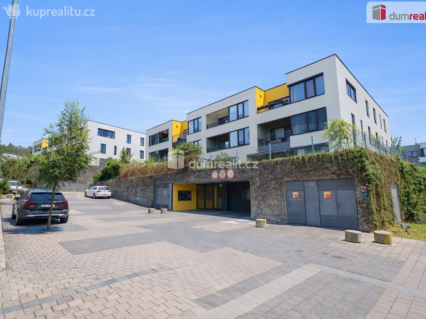 Pronájem bytu 3+kk 72 m^2 Štolcova, Praha 12 