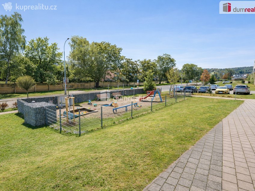 Pronájem bytu 3+kk 72 m^2 Štolcova, Praha 12 