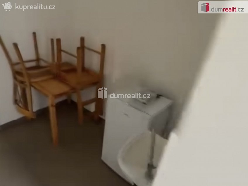 Pronájem bytu 1+kk 15 m^2 Cukrovarská, Praha-Čakovice 