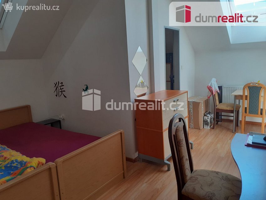 Pronájem bytu - pokoj 18 m^2 Zenklova, Praha 8 