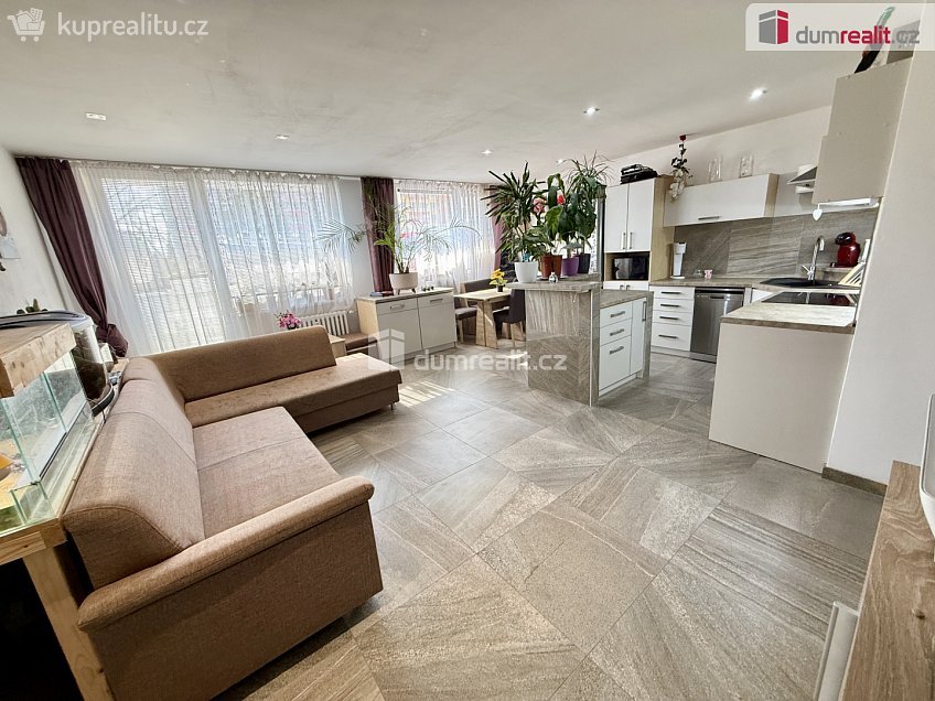 Prodej bytu 3+kk 72 m^2 Obchodní, Štětí 