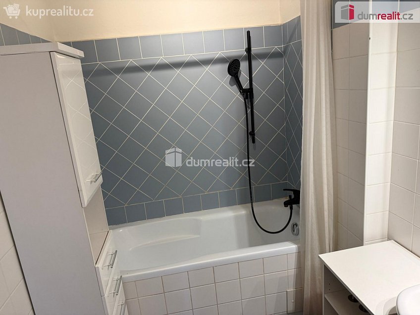 Pronájem bytu 2+kk 59 m^2 Rybalkova, Praha 10 