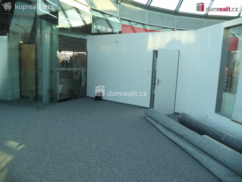 Pronájem  obchodních prostor 60 m^2 Krmelínská, Ostrava 
