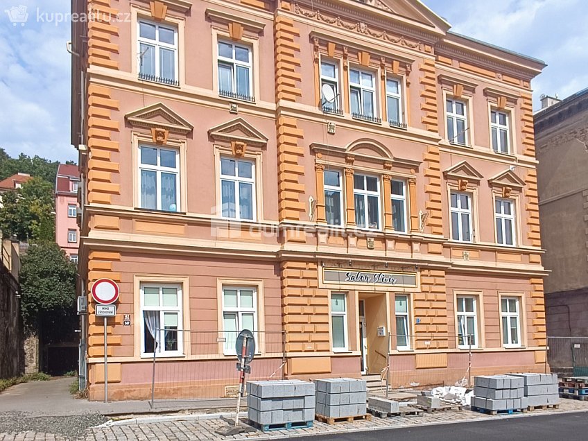 Prodej bytu 2+kk 93 m^2 Teplická, Děčín 