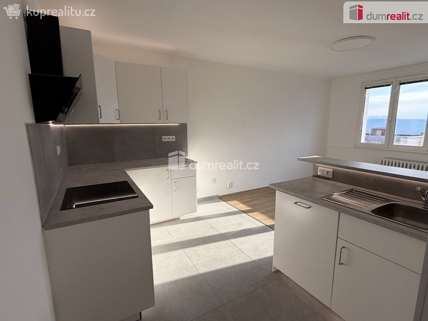 Pronájem bytu 3+kk 61 m^2 Pod Parkem, Ústí nad Labem 