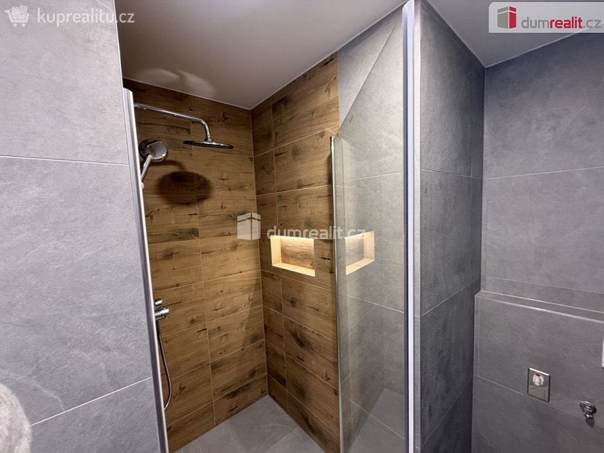 Pronájem bytu 3+kk 61 m^2 Pod Parkem, Ústí nad Labem 