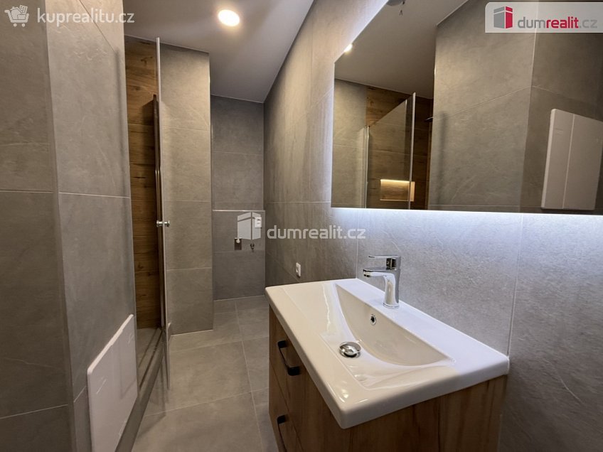 Pronájem bytu 3+kk 61 m^2 Pod Parkem, Ústí nad Labem 