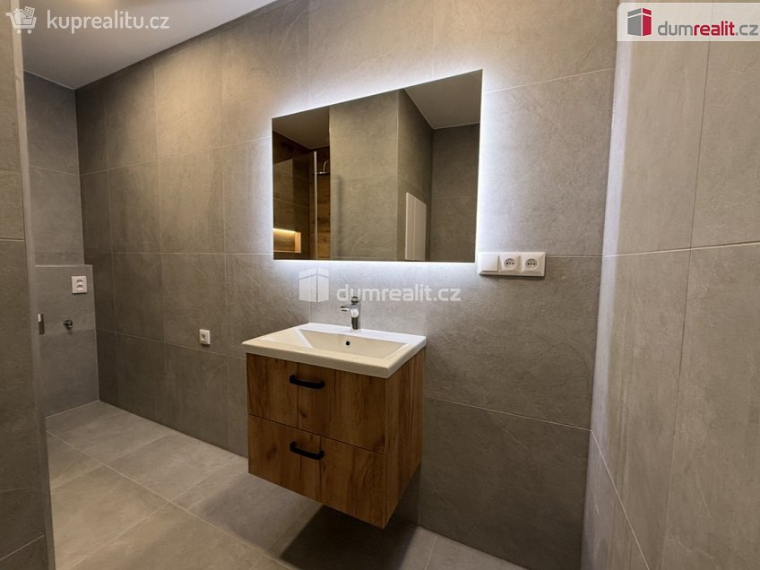 Pronájem bytu 3+kk 68 m^2 Pod Parkem, Ústí nad Labem 