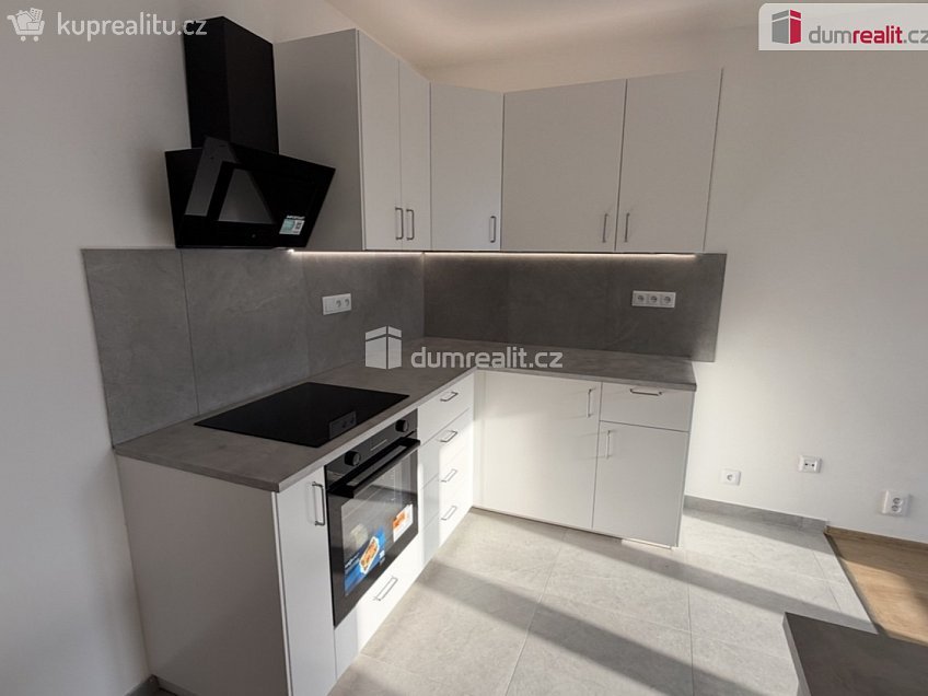 Pronájem bytu 3+kk 61 m^2 Pod Parkem, Ústí nad Labem 