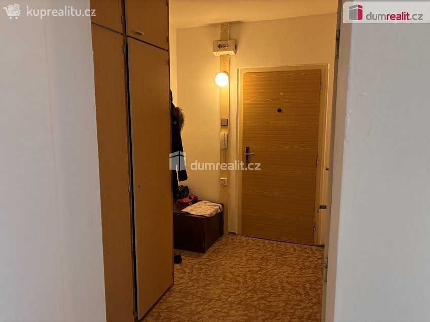 Pronájem bytu - pokoj 17 m^2 Dygrýnova, Praha 14 