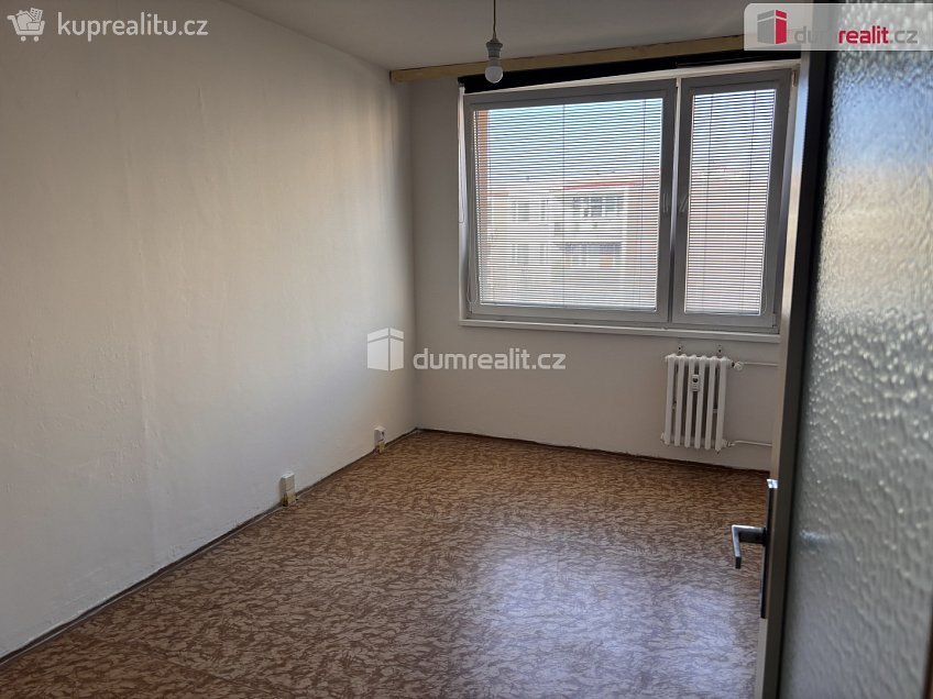 Pronájem bytu - pokoj 17 m^2 Dygrýnova, Praha 14 