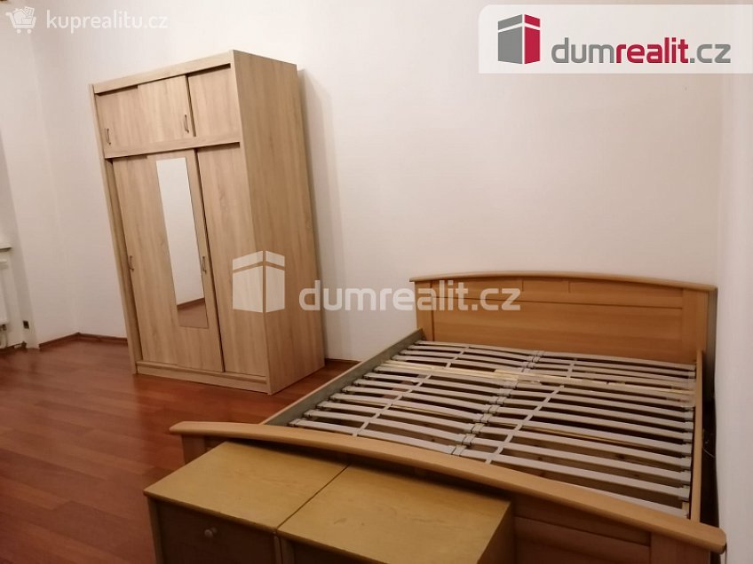 Pronájem bytu - pokoj 20 m^2 Kandertova, Praha 8 