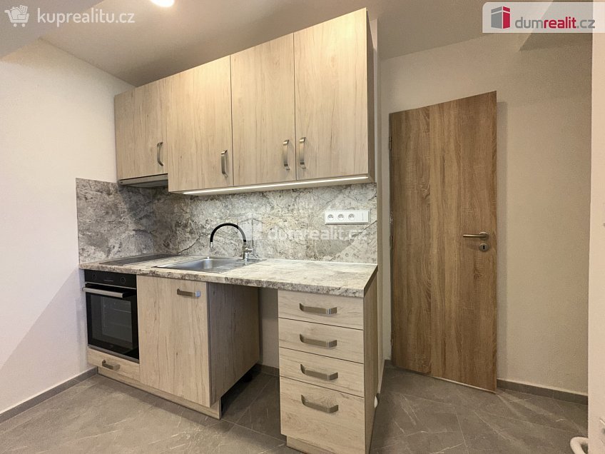 Pronájem bytu 1+kk 25 m^2 Bří. Mrštíků, Břeclav 