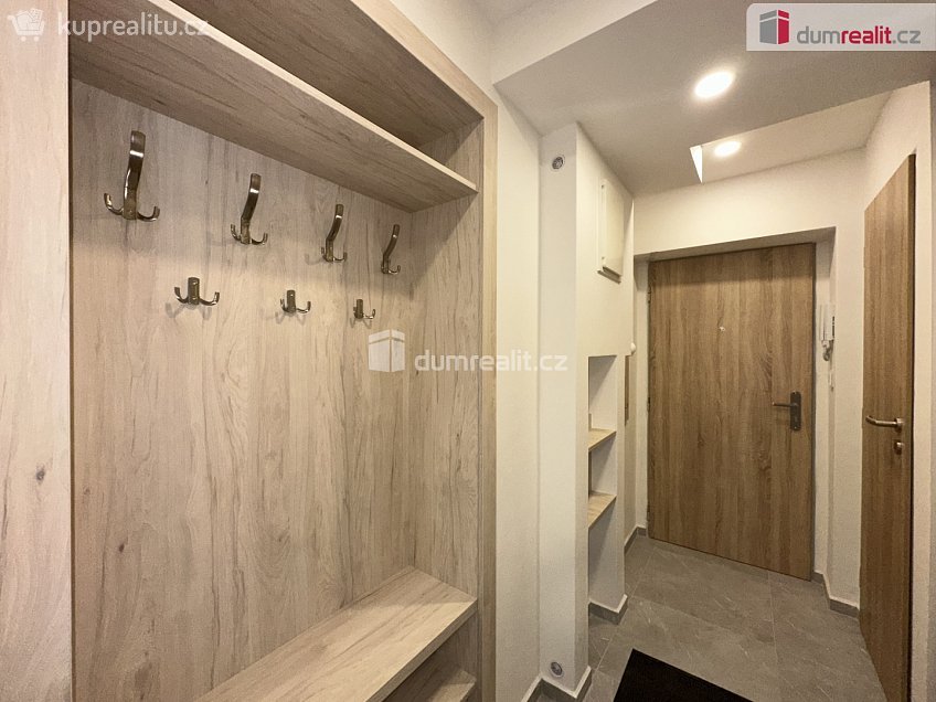 Pronájem bytu 1+kk 25 m^2 Bří. Mrštíků, Břeclav 