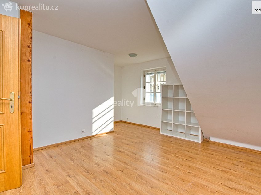 Pronájem bytu 2+kk 65 m^2 Barvířská, Liberec 