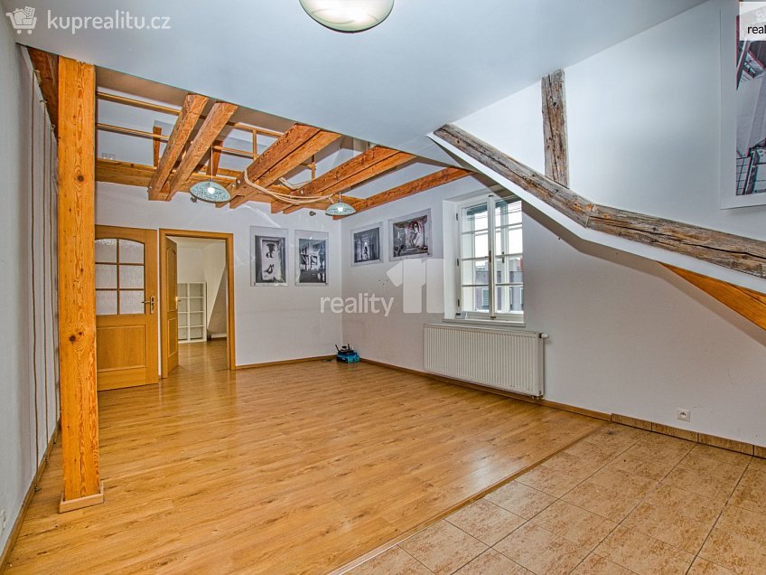 Pronájem bytu 2+kk 65 m^2 Barvířská, Liberec 