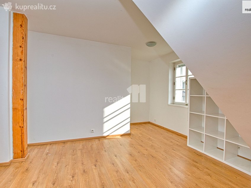 Pronájem bytu 2+kk 65 m^2 Barvířská, Liberec 