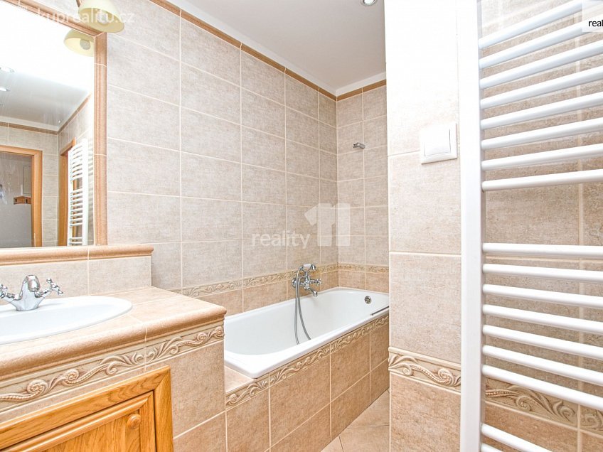 Pronájem bytu 2+kk 65 m^2 Barvířská, Liberec 