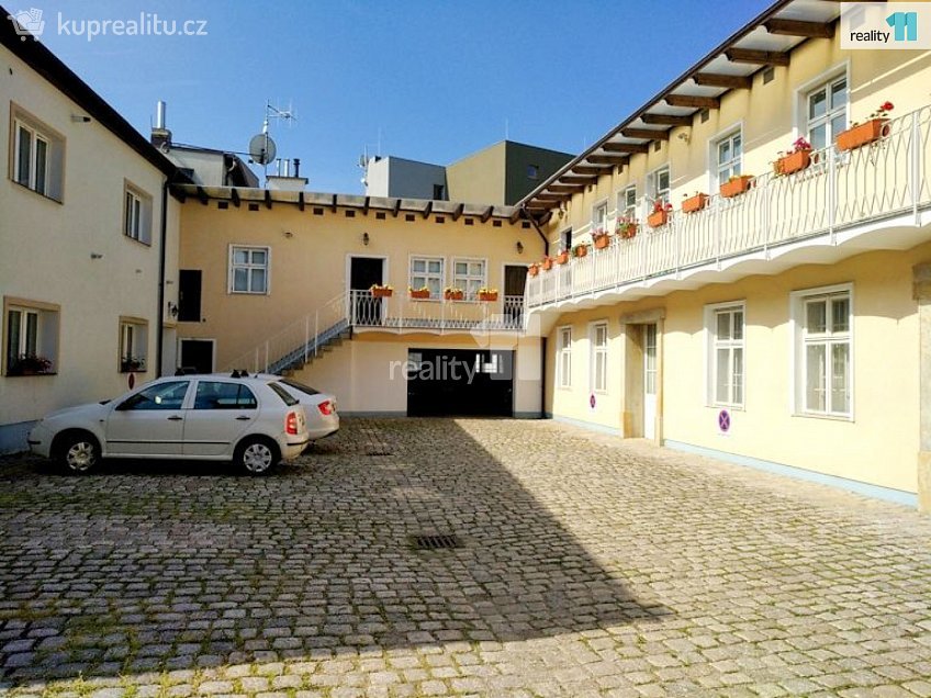 Pronájem bytu 2+kk 65 m^2 Barvířská, Liberec 