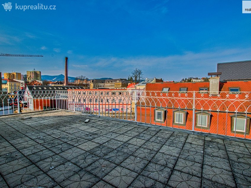 Pronájem bytu 2+kk 65 m^2 Barvířská, Liberec 